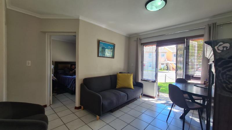 To Let 1 Bedroom Property for Rent in Strand Central Western Cape